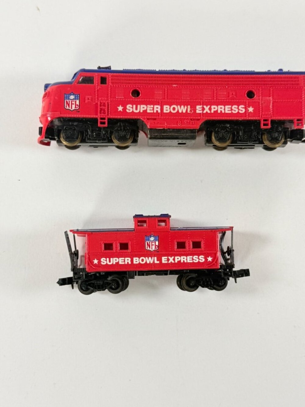 Vintage Life Like N Scale Super Bowl Express F7A Diesel Locomotive Runs Sluggish
